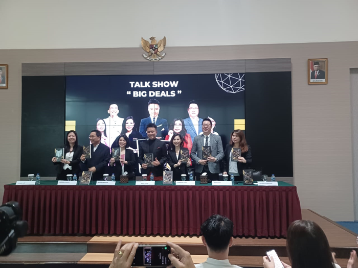 Tujuh Perencana  Keuangan Berbagi Inspirasi Melalui Buku Big Deals Indonesia