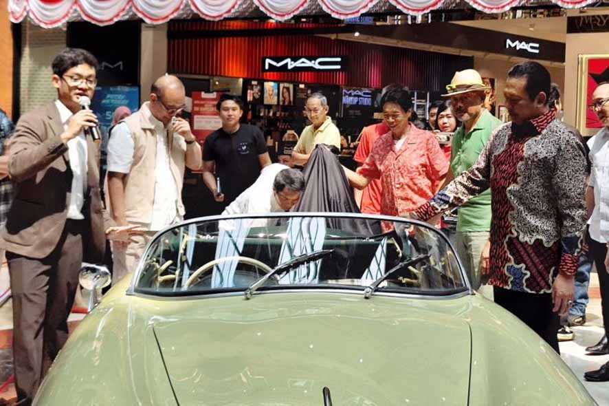 Tuksedo Studio Gelar Pameran Mobil Klasik di Jakarta