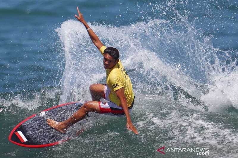 Tumbangkan Peselancar Dunia, Rio Waida Sydney Surf Pro 2022