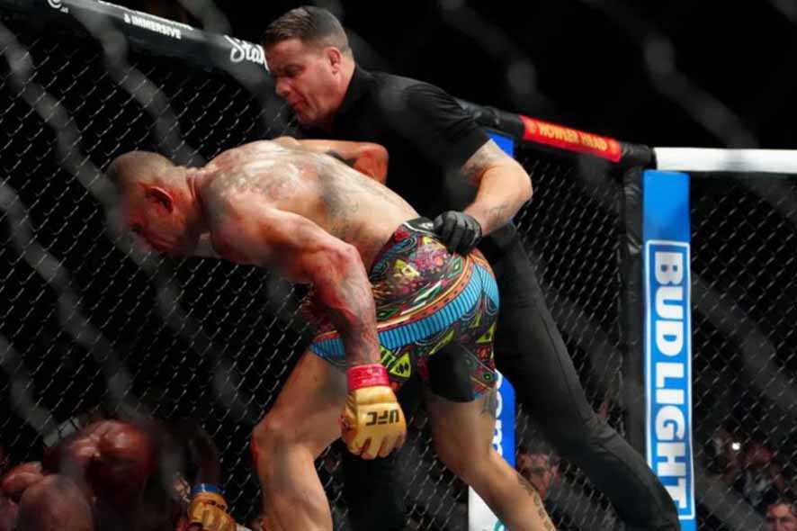 Tumbangkan Rountree, Alex Pereira Kembali Pertahankan Gelar Juara UFC