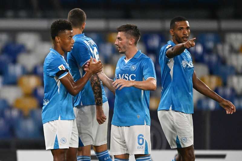 Tundukkan Monza 0-2, Napoli Puncaki Klasemen Sementara Serie A