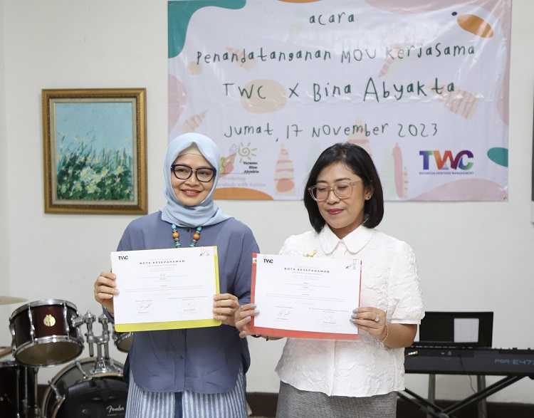 TWC dan Yayasan Bina Abyakta Berkolaborasi Kembangan Borobudur, Prambanan dan TMII