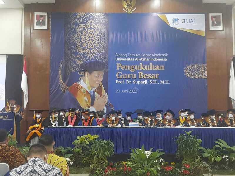 UAI Kukuhkan Suparji Sebagai Guru Besar Hukum