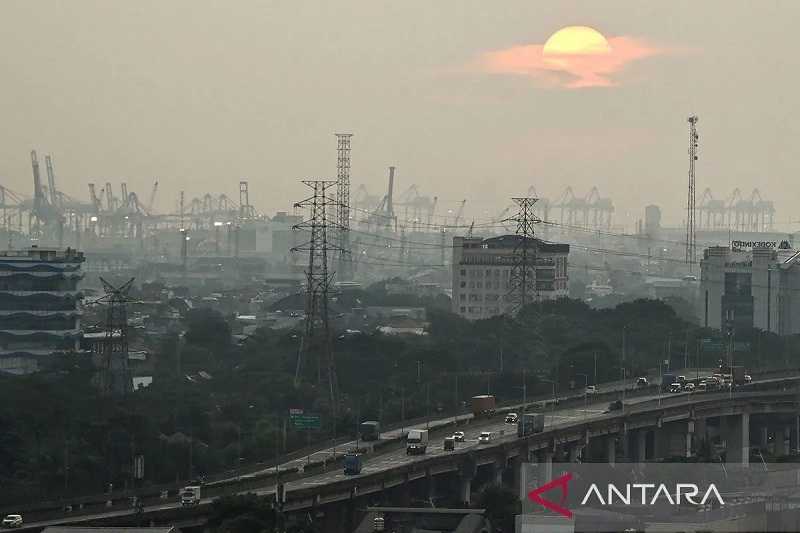 Udara Jakarta Tak Sehat Bagi Kelompok Sensitif pada Sabtu Pagi