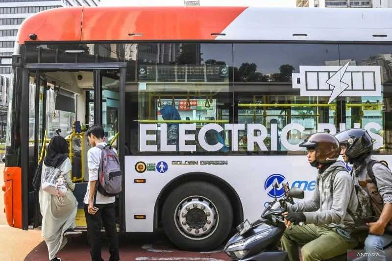 Udara Jakarta Terburuk ke-3 di Dunia pada Sabtu Pagi