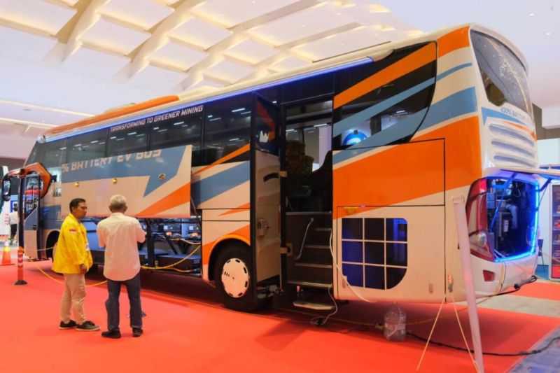 UI-Petrosea Koversikan Bus Listrik dari Mesin Diesel