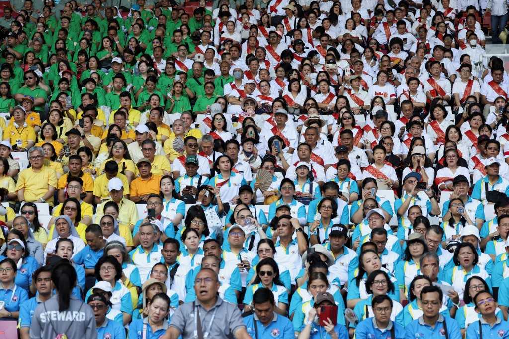 Umat Katolik se-Indonesia Padati GBK untuk Ikut Misa Akbar Bersama Paus Fransiskus 2