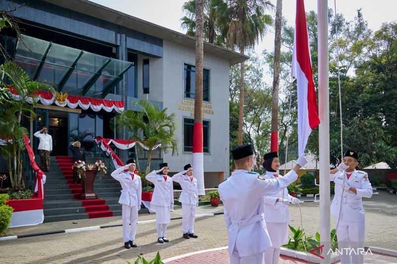 Upacara Bendera HUT RI di Kenya diramaikan Pakaian Khas Nusantara