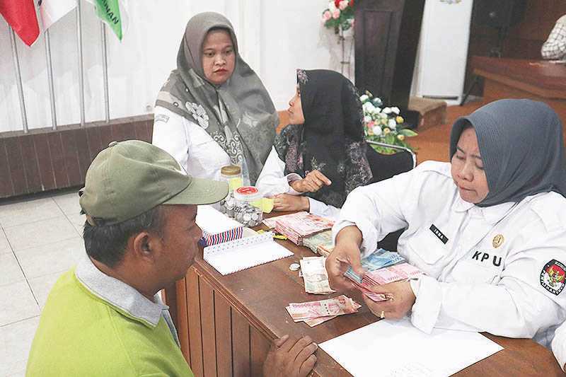 Upah Pelipatan Surat Suara