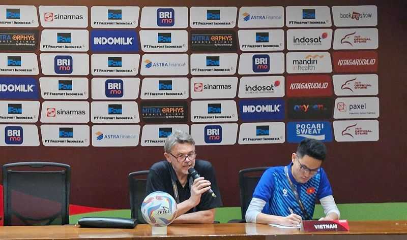 Usai Dibantai Timnas Indonesia 3-0,  Pelatih Vietnam Phillipe Troussier Mundur