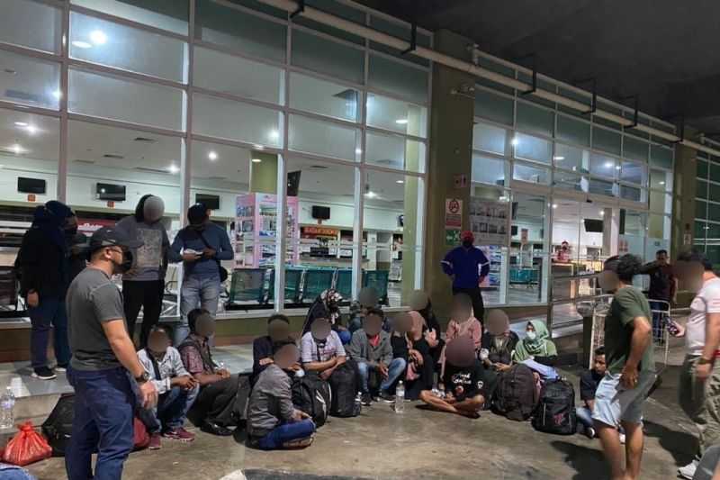 Usut dan Tindak Tegas, Imigrasi Malaysia Tahan Pasutri dan 13 WNI dalam Operasi TKA Ilegal