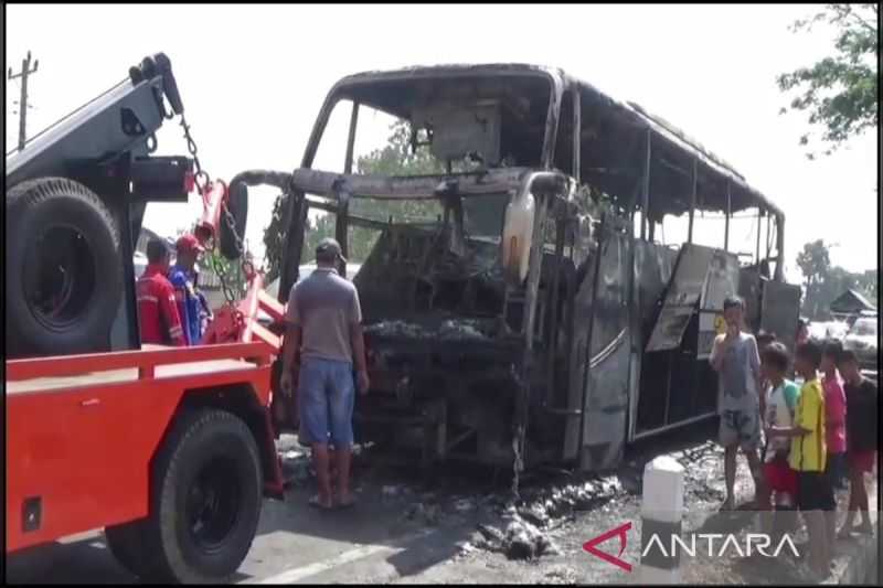 Usut Penyebabnya, Bus Pariwisata Terbakar di Klaten 46 Penumpang Selamat