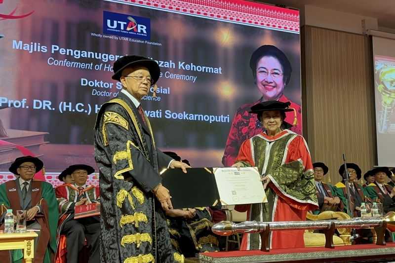 UTAR Selangor Anugerahkan Gelar Doktor Kehormatan Ilmu Sosial ke Megawati