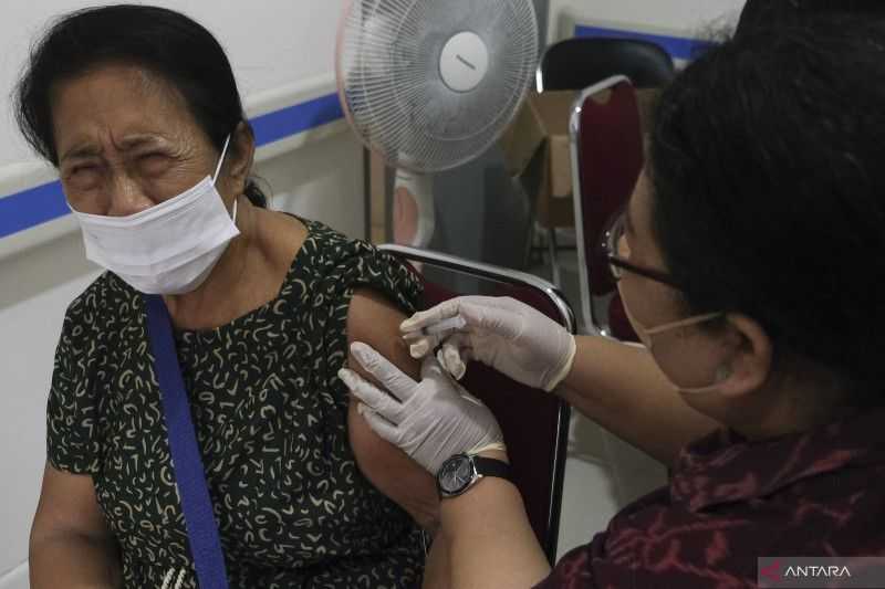 Vaksinasi Covid-19 Dosis Keempat di Indonesia Capai 1.096.130 Orang