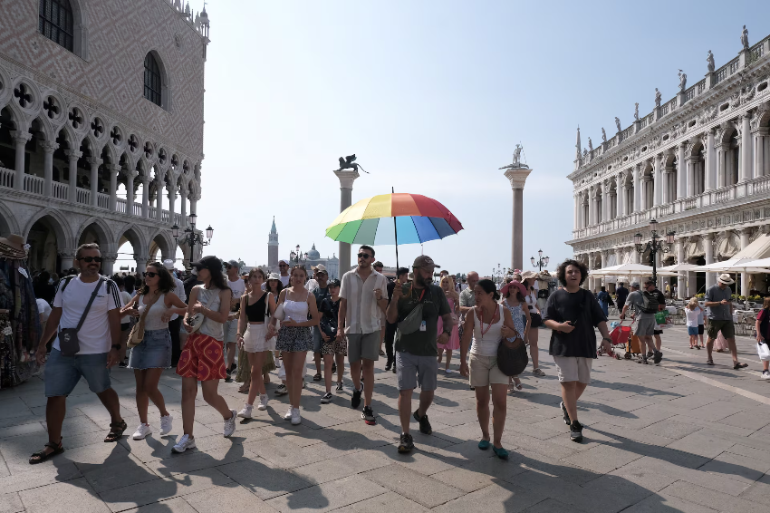 Venesia Batasi Rombongan Turis 25 Orang per Hari