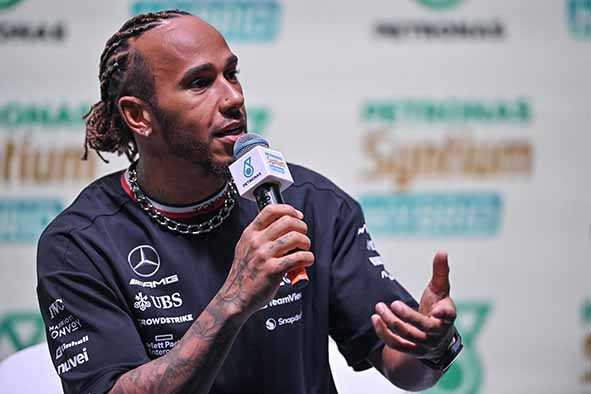 Verstappen dan Hamilton Siap Gaspol di Sao Paulo