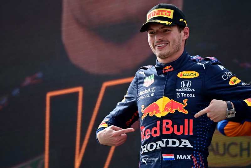 Verstappen Incar Kemenangan Krusial di Silverstone