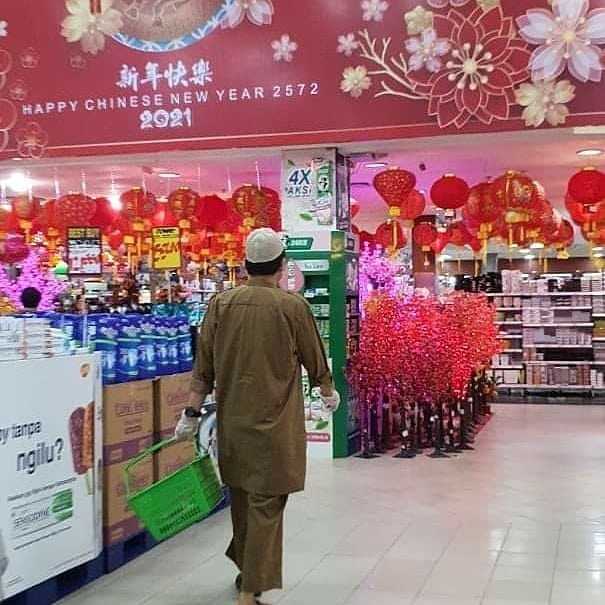 Viral Foto ASN Berpakain Panjang disalah Satu Pusat Perbelanjaan