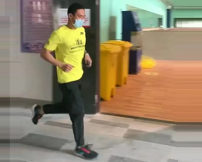 Viral! Seorang Pria Berlari Sejauh 170 Kilometer Selama Jalani Karantina Covid-19 di RS Darurat Shanghai