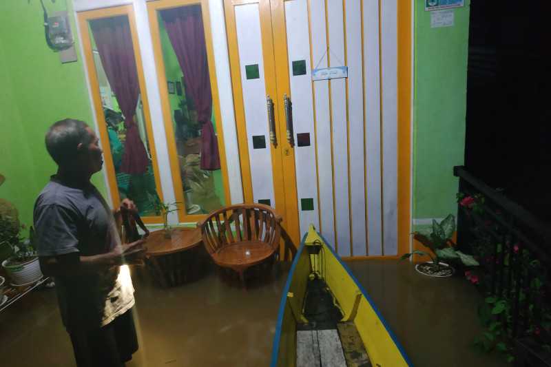Waduh, Banjir di Kapuas Hulu Akses Jalan Putus dan Rumah Warga Terendam Hingga 3 Meter