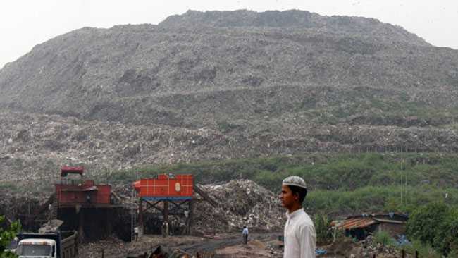 Waduh, Jangan Sampai Terjadi di Indonesia! Gunung Sampah di India Sudah Lebih Dari Setengah Monas
