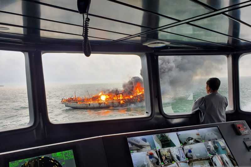 Waduh, Kebakaran Kapal Kargo di Perairan Selat Malaka