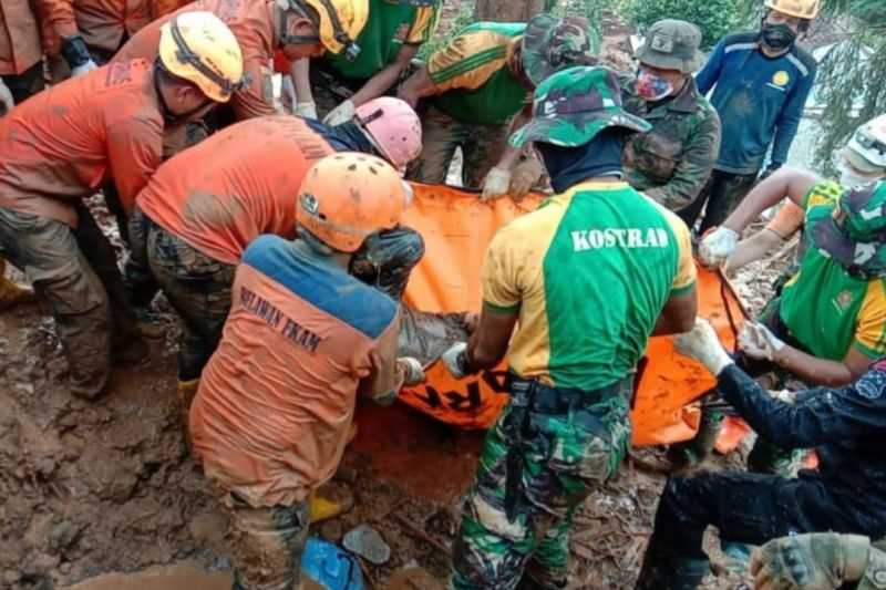 Waduh Korban Jiwa Terus Bertambah, Tim SAR Evakuasi Satu Jenazah Korban Gempa di Desa Cijedil Cianjur