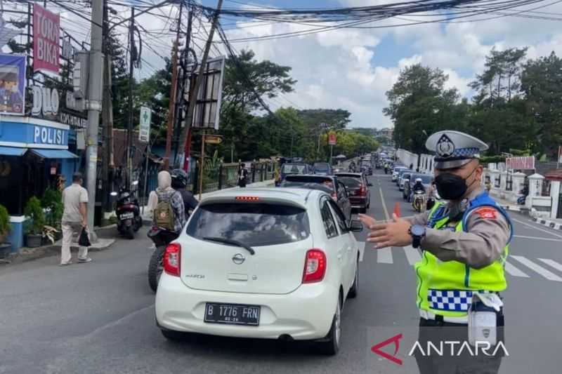 Waduh Panjang Sekali, Jalan Raya Bandung-Cianjur Macet Hingga 5 Kilometer
