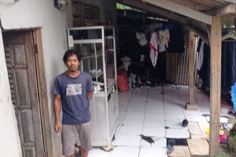 Waduh, Rumah Warga Lebak Ambles Akibat Pergerakan Tanah