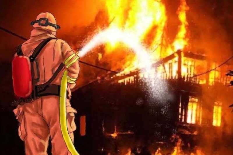 Waduh Semoga Tidak Ada Korban Jiwa, Gedung Farmasi RS Mintoharjo Terbakar