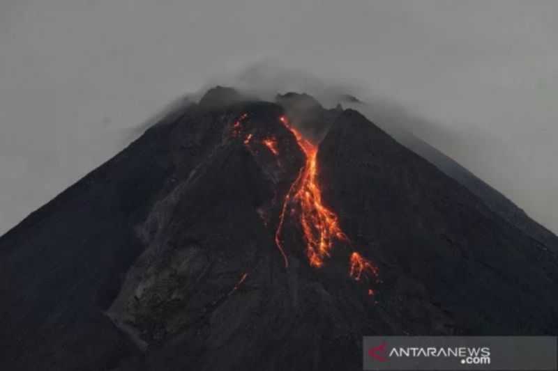 Waduh Terjadi Dua Guguran Lava ke Luar dari Gunung Merapi