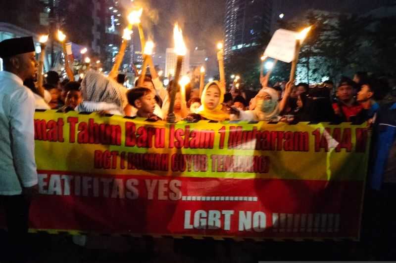 Wah! Warga Tanah Abang Manfaatkan Pawai Obor untuk Demo Tolak LGBT di CFW