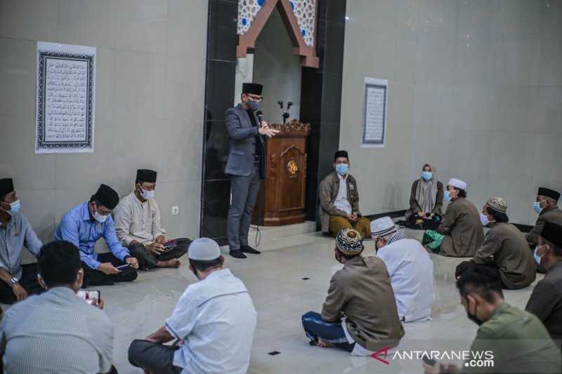 Wali Kota Bogor Serahkan Hibah Keagamaan Rp1,45 Miliar untuk Masjid