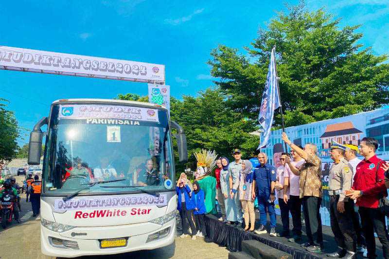 Wali Kota Tangsel lepas 904 peserta mudik gratis