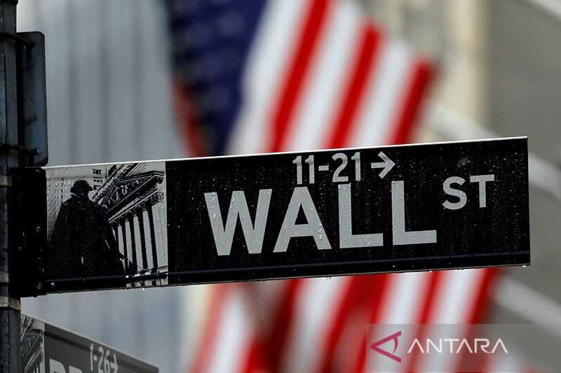 Wall Street Ditutup Turun Tajam, Terpukul Kekhawatiran Apple dan Tiongkok