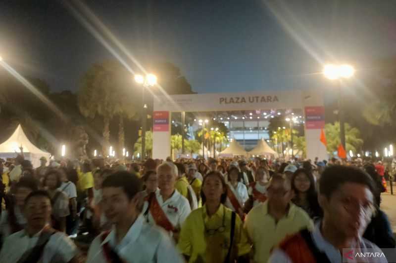 Wanita asal Batam Sedih karena Kanker Anaknya Tak Sempat Dijamah dan Didoakan Paus Fransiskus pada Misa di GBK