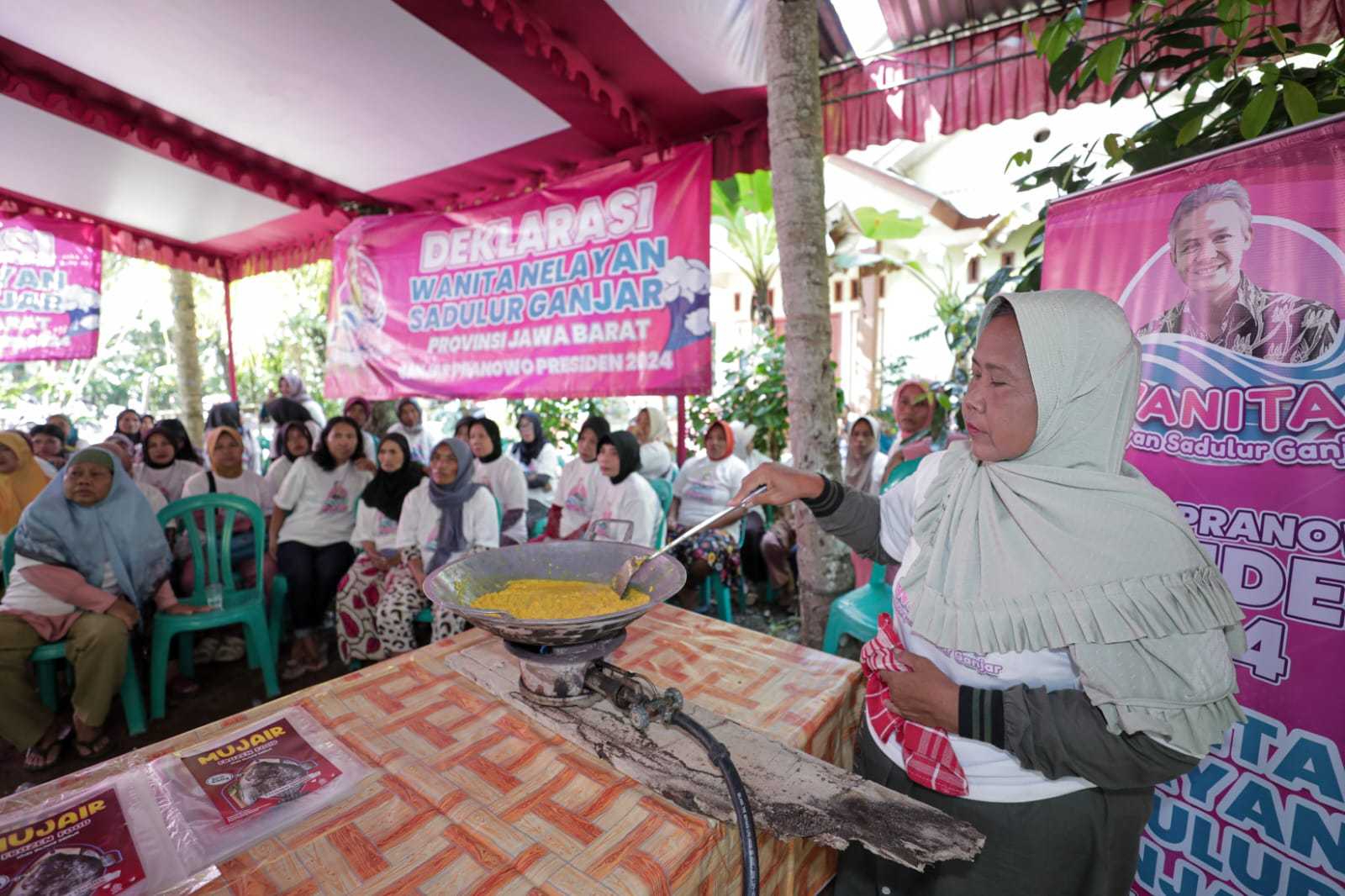 Wanita Nelayan Ganjar Latih Perempuan Pesisir Pangandaran Buat Olahan Frozen Food 1