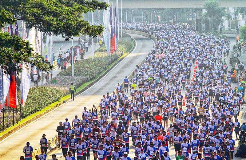 Warga Antusias Ramaikan Jakarta International Marathon