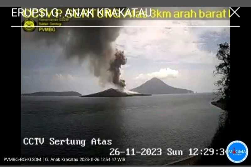 Warga dan Nelayan Dilarang Mendekat, Gunung Anak Krakatau Kembali Erupsi Setinggi 2.000 Meter
