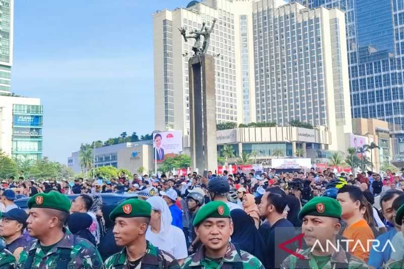 Warga DKI Padati Bundaran HI Jelang Pelantikan Presiden