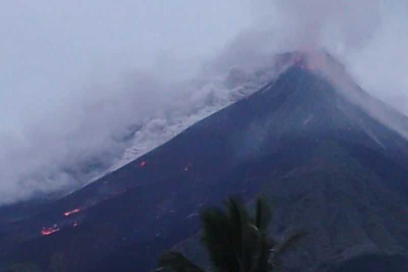 Warga Harus Berhati-hati, Sejumlah Sungai Berhulu Puncak Karangetang Jadi Sasaran Guguran Lava