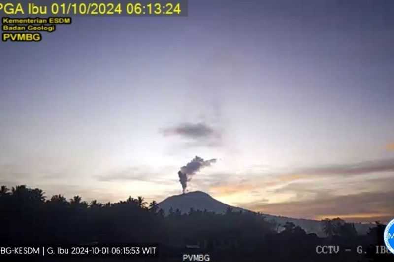 Warga Harus Waspada, Erupsi Gunung Ibu Terjadi Belasan Kali Pada Selasa Dini Hari