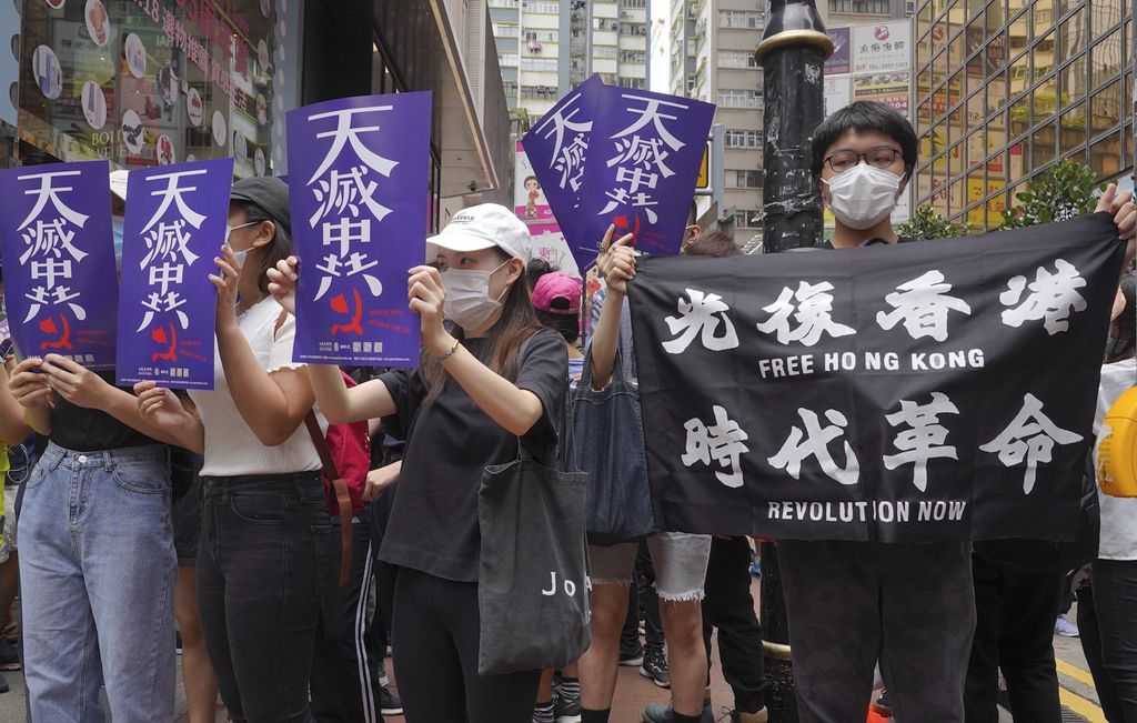 Warga Hong Kong Memilih Pergi karena Ditekan Tiongkok