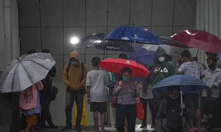 Warga Ibu Kota Harus Tahu, BMKG Rilis Prakiraan Cuaca DKI Jakarta Hari Ini, Awas Angin Kencang di Jakarta Bagian Ini pada Siang dan Sore