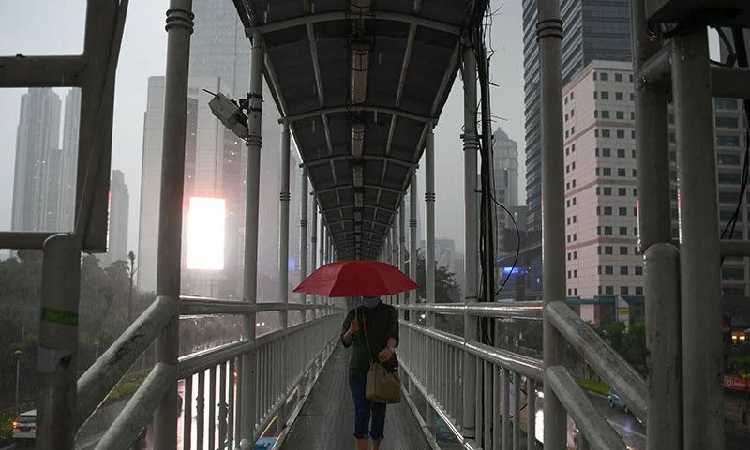 Warga Ibu Kota Waspada! Dua Wilayah Jakarta Ini Berpotensi Turun Hujan Disertai Petir