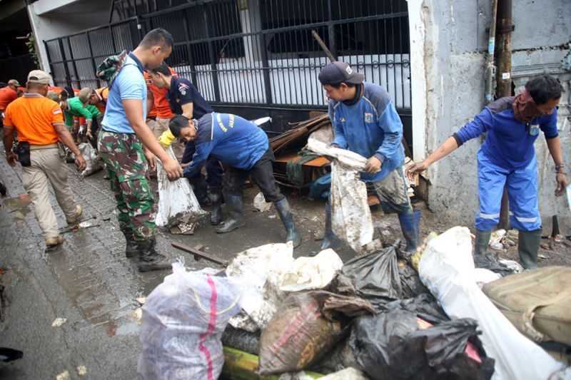 Warga Jakarta Diajak Gotong Royong Bersihkan Lingkungan dari Sampah