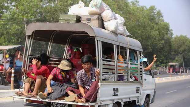 Warga Meninggalkan Kota Yangon Karena Takut Akan Tindakan Keras Militer Myanmar