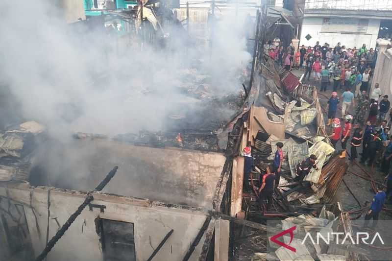 Warga Panik! Kebakaran Hebat Terjadi di Pemukiman Padat Palembang, Tidak Ada Korban Jiwa
