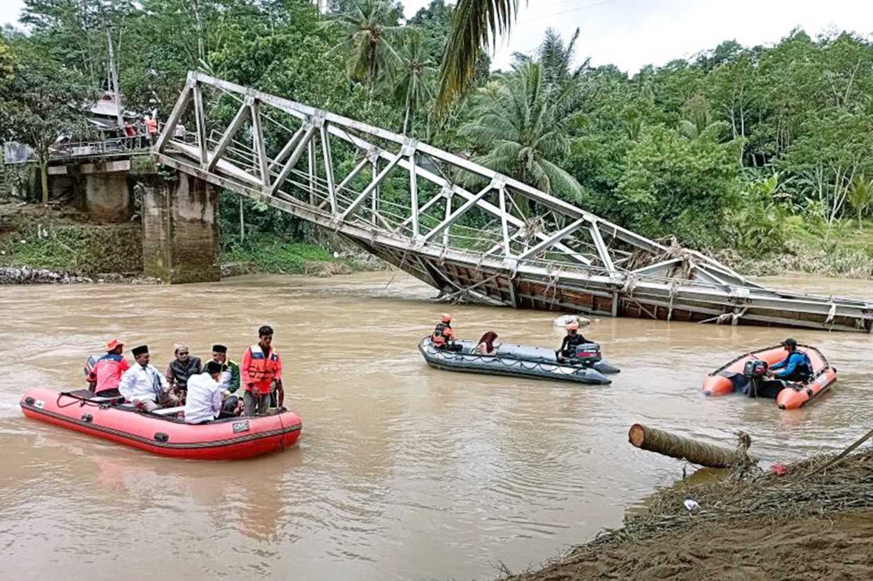 Warga Tepi Aliran Sungai Diminta Waspada Banjir