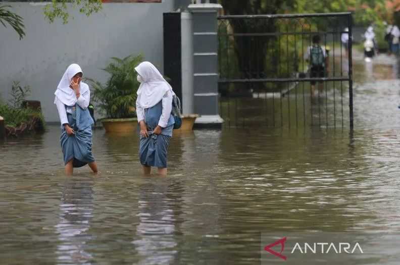 Waspada Banjir, BMKG Perkirakan Hujan Mengguyur Kota-kota Ini